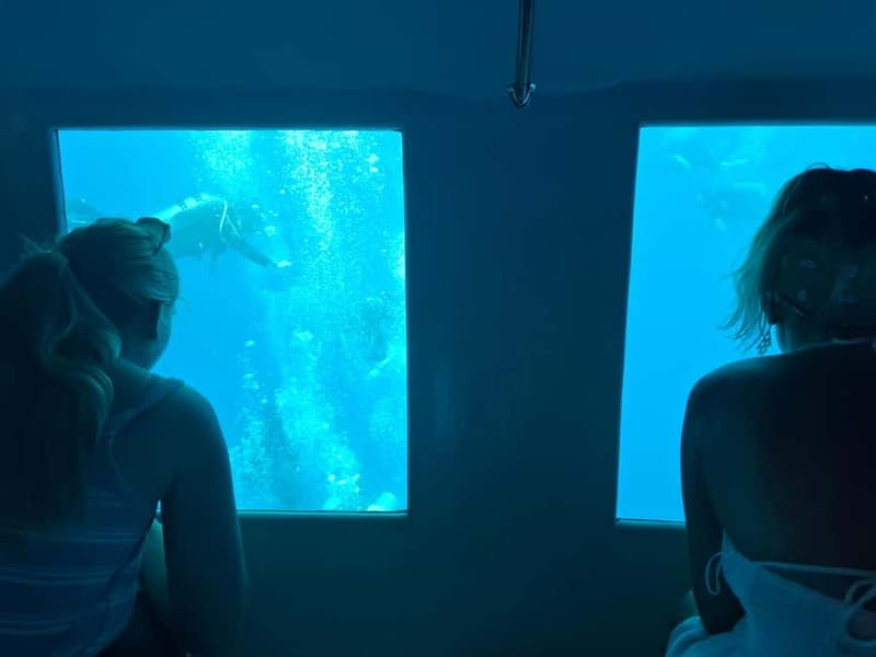 Larnaca: Yellow Submarine Swim Cruise with Unlimited Drinks - The return along Finikoudes Beach