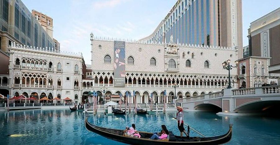 Las Vegas: Entry to Madame Tussauds with a Gondola Cruise - Two Vegas attractions in one compact outing