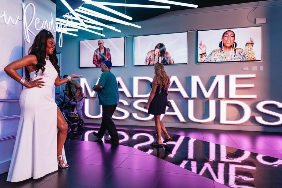 Las Vegas: Entry to Madame Tussauds with a Gondola Cruise - Collecting the voucher before the gondola