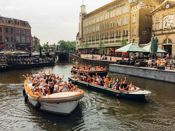Leiden: Guided City Canal Cruise - City Hall from the water