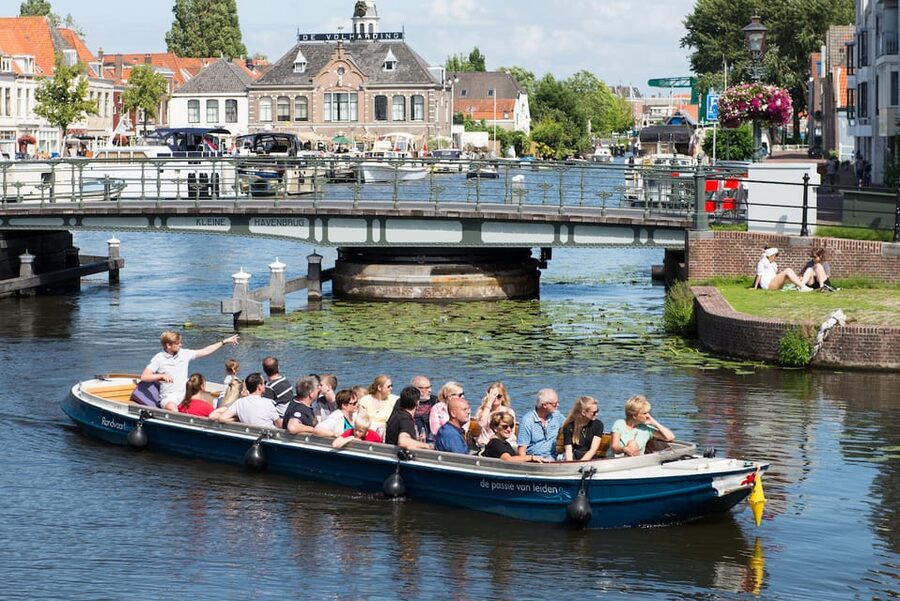 Leiden: Guided City Canal Cruise - Is $15 good value for Leiden?