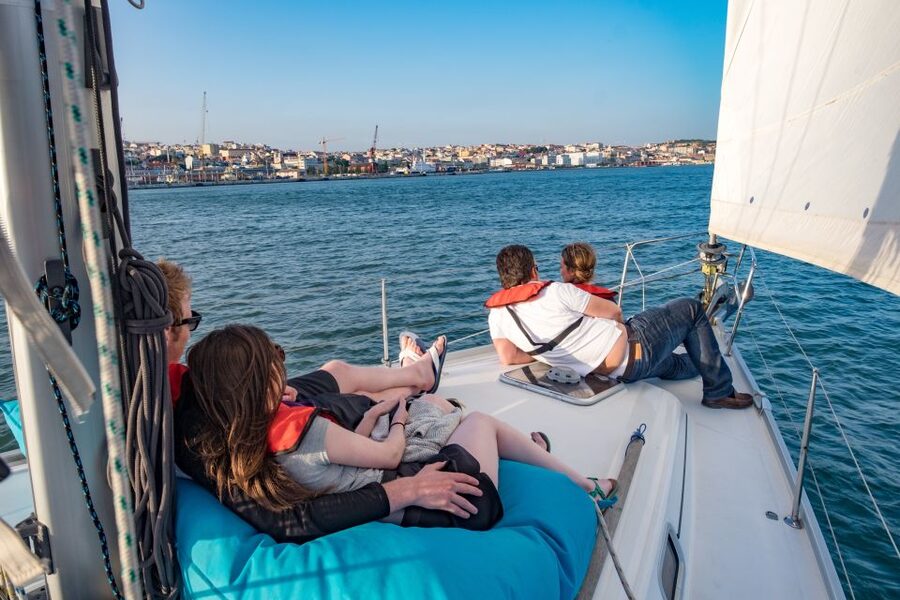 Lisbon: 1 or 2-Hour Cruise along the Tagus River - Sailing, engine power, and the river’s mood