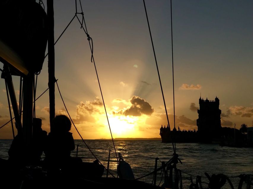 Lisbon: 1 or 2-Hour Cruise along the Tagus River - Drinks, comfort, and what is not included