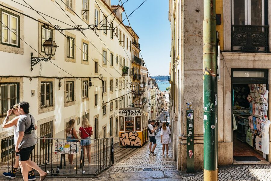 Lisbon: 72/96-Hour Hop-On Hop-Off Bus, Tram & Boat Ticket - Crossing the Tagus on the Yellow Boat
