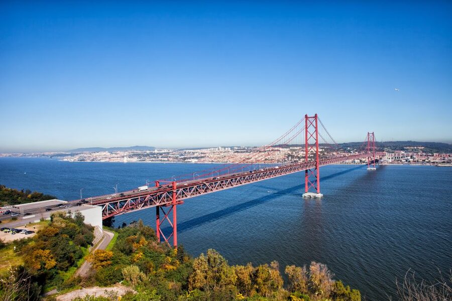 Lisbon: Boat Tour Ticket and Hop-on Hop-off 48-Hour Bus. - Should you book the Yellow Bus and Yellow Boat pass?