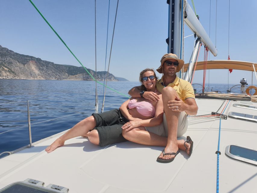 Lisbon: Champagne Sailing Tours - Christ the King and the open Tagus