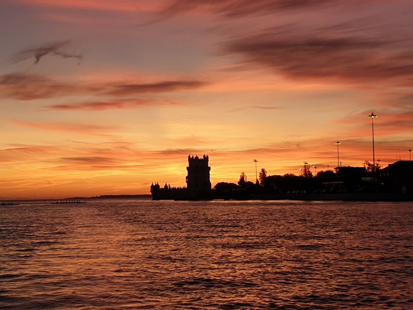 Lisbon: Champagne Sailing Tours - What comes with the $58 price