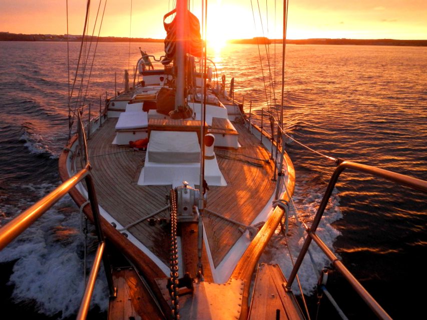 Lisbon: Daylight or Sunset on a Vintage Sailboat - Key points to know before booking