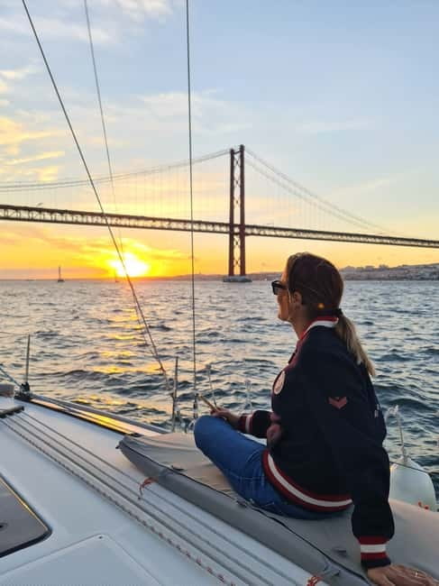 Lisbon: Daytime or Sunset Boat Cruise with History and Wine - Setting sail from Belém