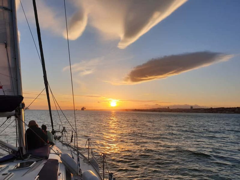 Lisbon: Daytime or Sunset Boat Cruise with History and Wine - Jerónimos Monastery and the Belém riverfront
