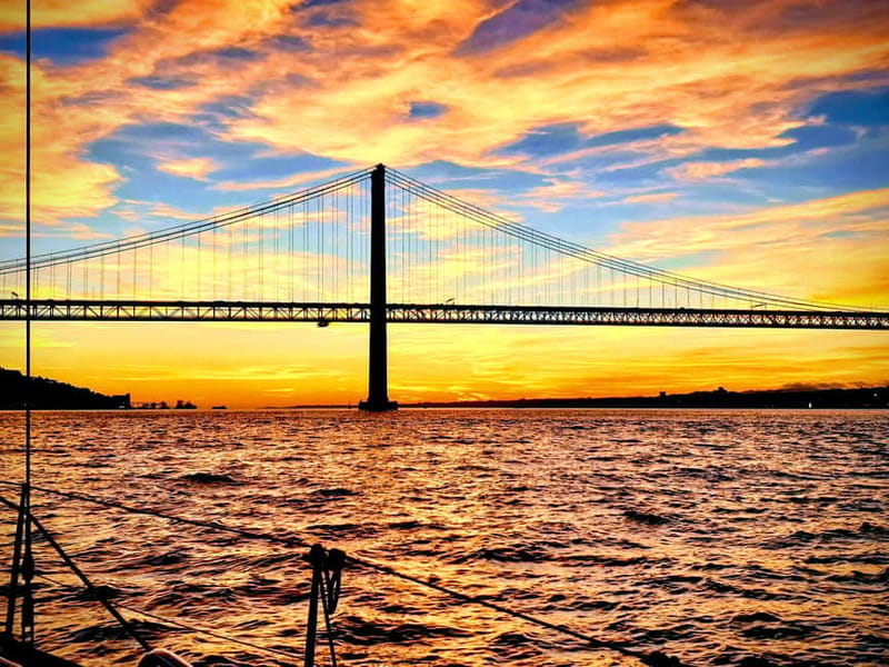 Lisbon: Daytime or Sunset Boat Cruise with History and Wine - Ponto Final and the south-bank view