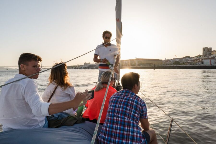 Lisbon: Daytime/Sunset/Night City Sailboat Tour with Drink - Key points at a glance
