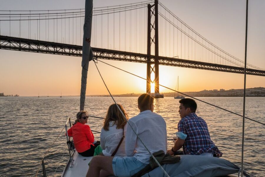 Lisbon: Daytime/Sunset/Night City Sailboat Tour with Drink - Comfort, weather, and who should skip it