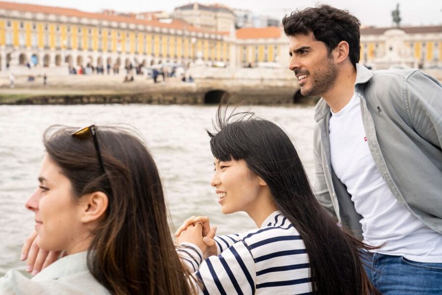 Lisbon: Helicopter Ride, Boat Trip, & Old Town Walking Tour - Who should book this experience?