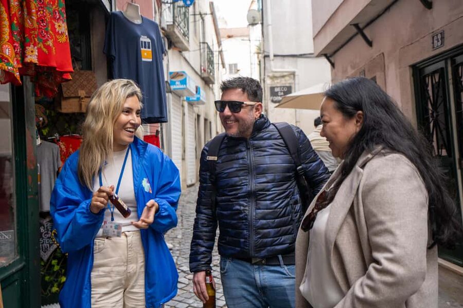 Lisbon: Private Tuk Tuk Tour with Optional Boat Cruise - The 3-hour Express route, a strong first look