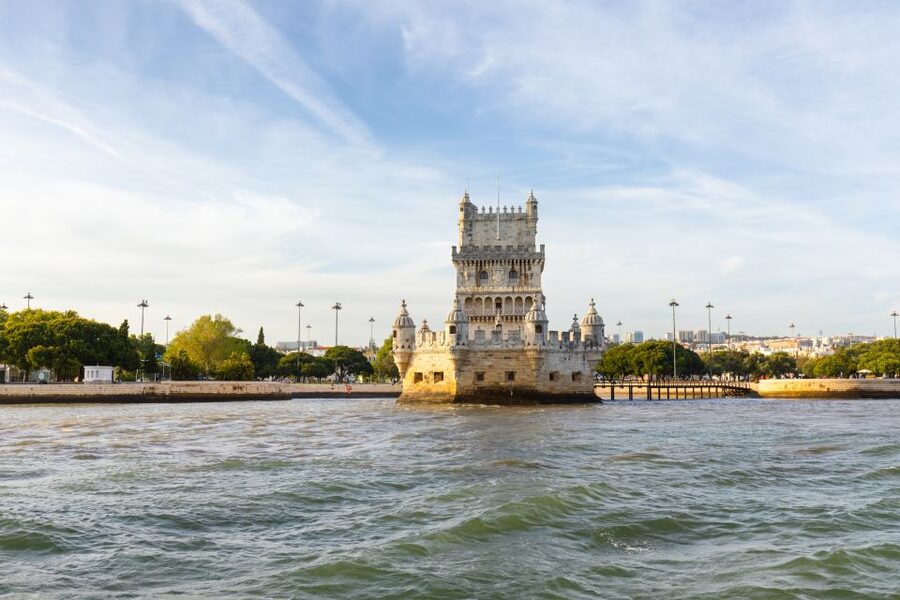Lisbon: Sailing Tour on the Tagus River - Choosing between a regular departure and sunset