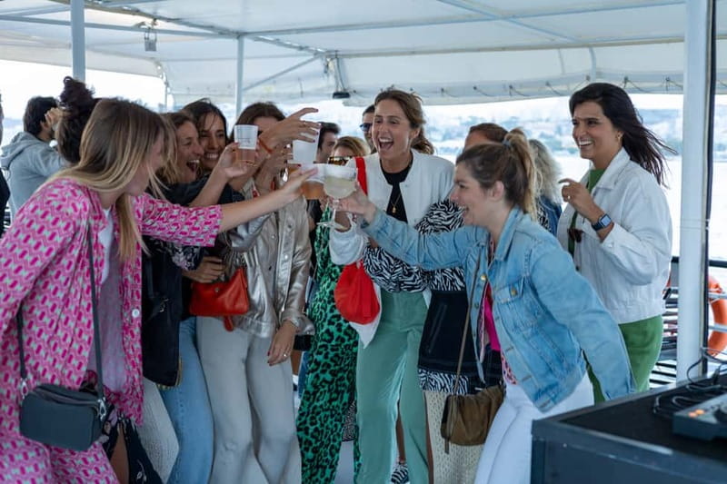 Lisbon: Sunset Boat Tour with Music and Drinks - The route from Cais do Sodré to Commerce Square