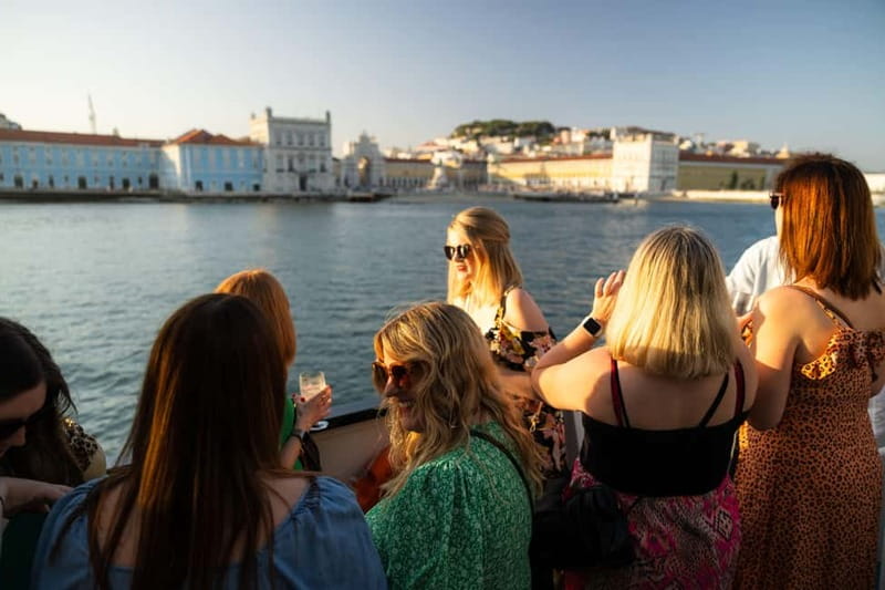 Lisbon: Sunset Boat Tour with Music and Drinks - Sunset, music, and the social side of the ride