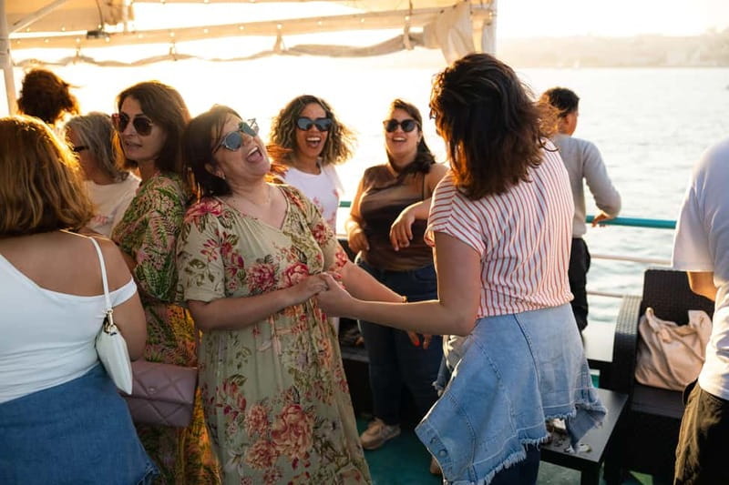 Lisbon: Sunset Boat Tour with Music and Drinks - Is $18 good value?