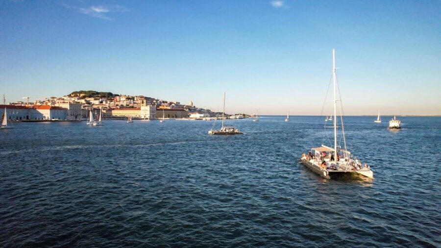 Lisbon: Sunset Catamaran Boat Tour with Music and Drinks - Should you book the Lisbon sunset catamaran?