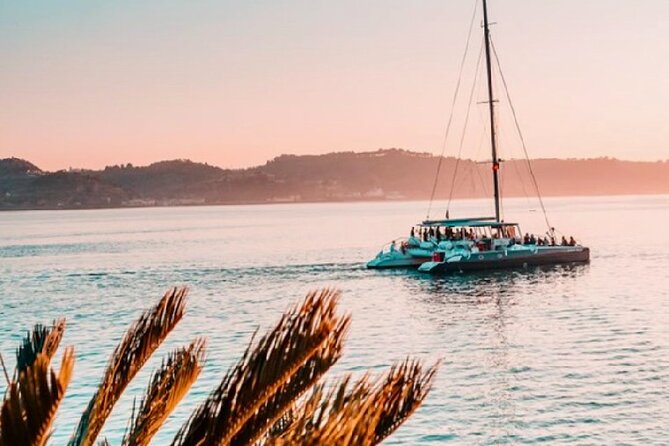 Lisbon: Sunset Catamaran Boat Tour with Music and Drinks - Choosing between the nets and the covered terrace