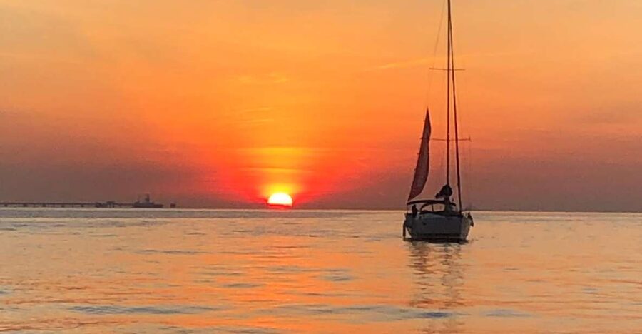 Lisbon: Sunset Cruise with Drinks - Key points to know before you sail