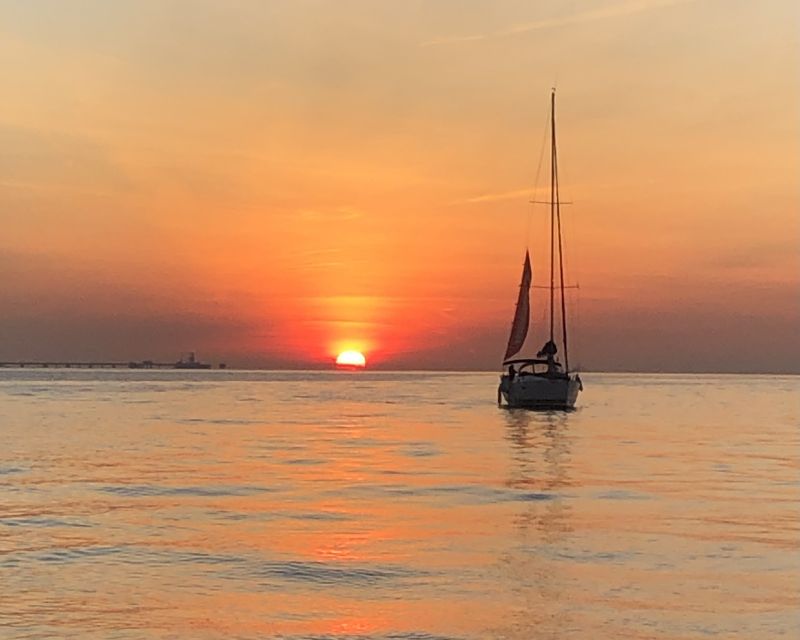 Lisbon: Sunset Cruise with Drinks - Why a Tagus sunset cruise is a smart Lisbon evening