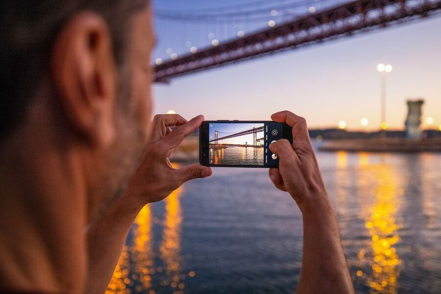 Lisbon: Sunset Cruise with Live DJ and Drinks - Key points at a glance