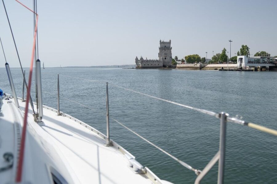 Lisbon: Sunset Sailing with Portuguese Wine and History - Who should book this Lisbon sunset cruise?