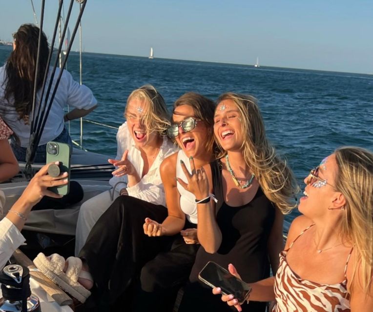 Lisbon: Tagus River Cruise, Morning, Day, Sunset, or Night - Alfama, the Castle Quarter, and Cristo Rei