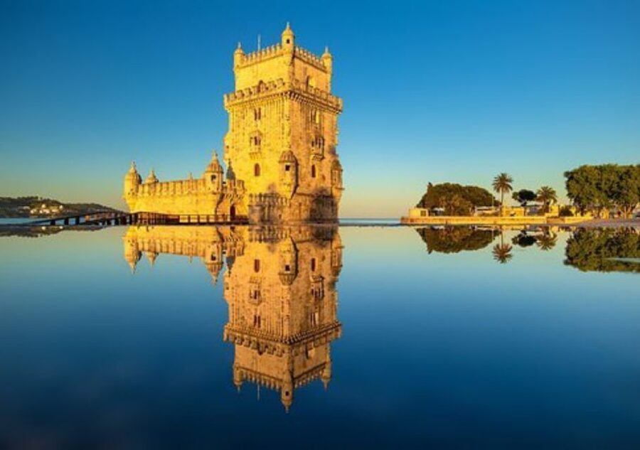 Lisbon: Tagus River Cruise to the Ocean & Dolphin Watching - Commerce Square and Christ the King from the water