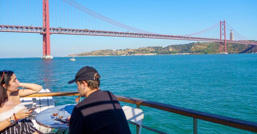 Lisbon: Tagus River Cruise with Welcome Drink - Key points to know before boarding