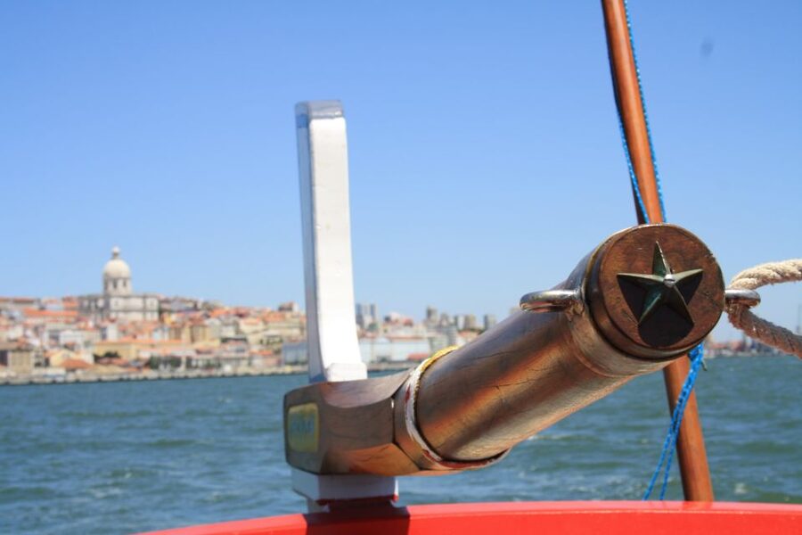 Lisbon: Tagus River Express Cruise in a Traditional Vessel - The return crossing and the wider Tagus