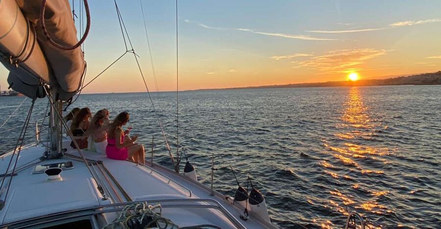 Lisbon: Tagus River Sailboat City Cruise - Finding gate 3 in Belém