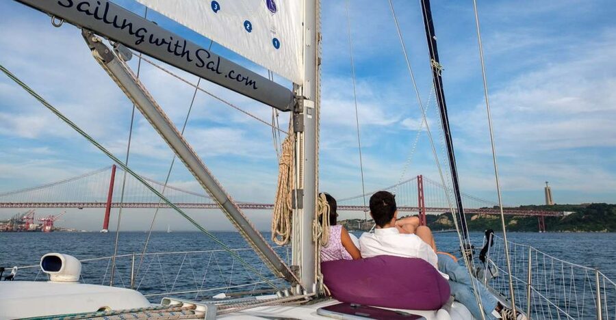Lisbon: Tagus River Sunset Cruise with Drinks - Why sailing the Tagus gives you a better view of Lisbon