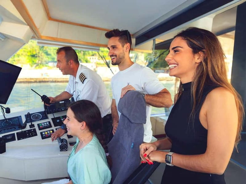 Lisbon: Tejo River Sightseeing Cruise - Audio guide, Wi-Fi, and the limits of the commentary