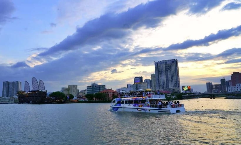 Lively Saigon River Sightseeing Cruise + Guided Walking Tour - Picking the right seat