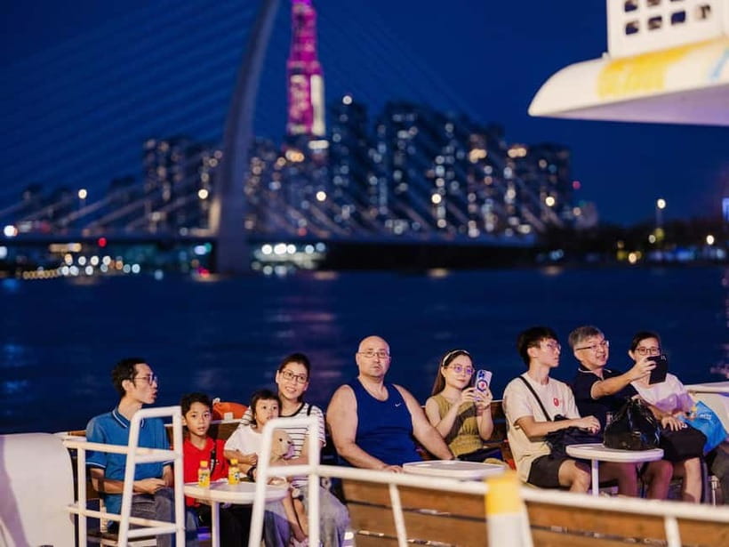 Lively Saigon River Sightseeing Cruise + Guided Walking Tour - Music, ice cream, and the lively part