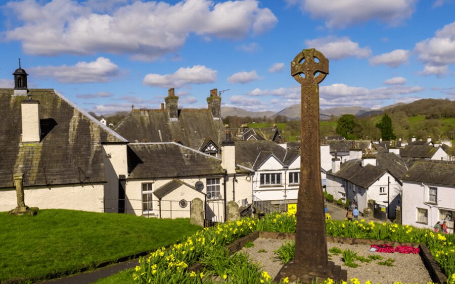 Liverpool: Lake District Tour with Lake Cruise - Cruising across Lake Windermere