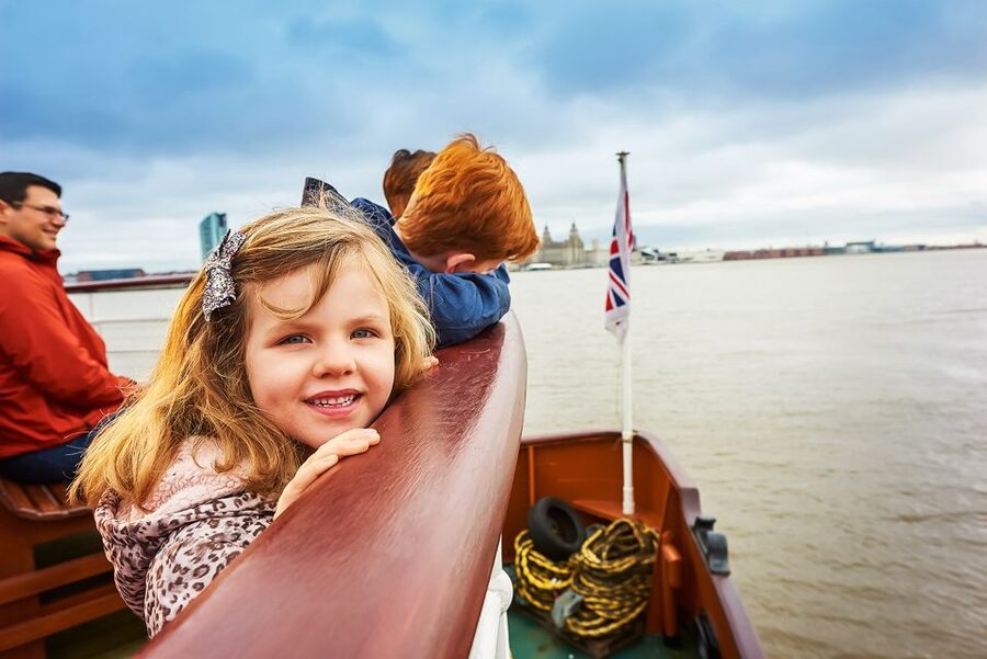 Liverpool: Sightseeing River Cruise on the Mersey River - What the boat provides on board