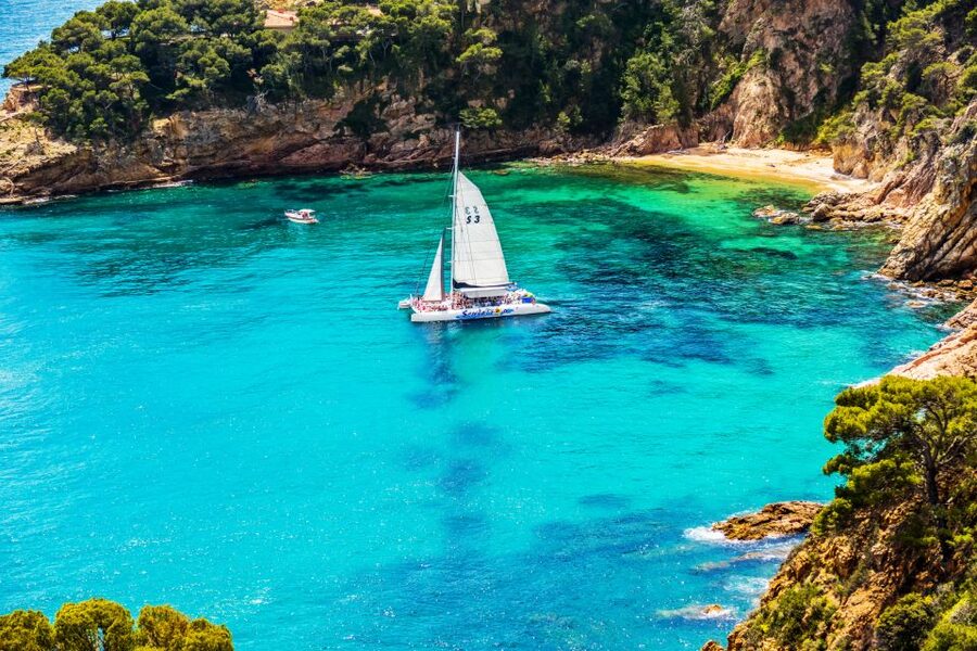 Lloret de Mar: Catamaran Sailing Cruise with BBQ and Drinks - What the onboard BBQ actually includes