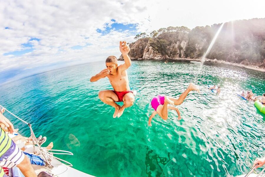 Lloret de Mar: Catamaran Sailing Cruise with BBQ and Drinks - Practical advice before you board