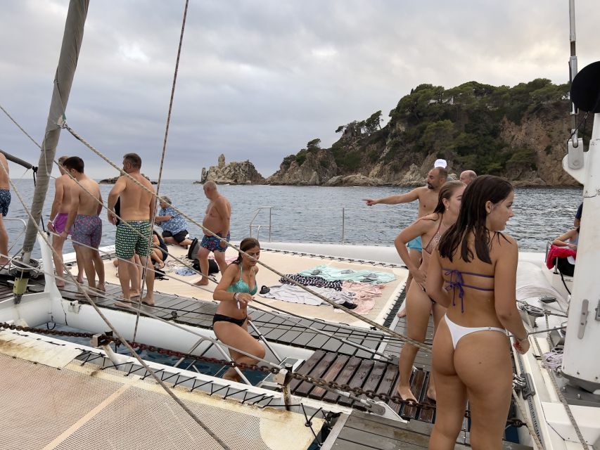 Lloret de Mar: Sunset Catamaran Cruise with DJ and Drinks - Key points to know before you book
