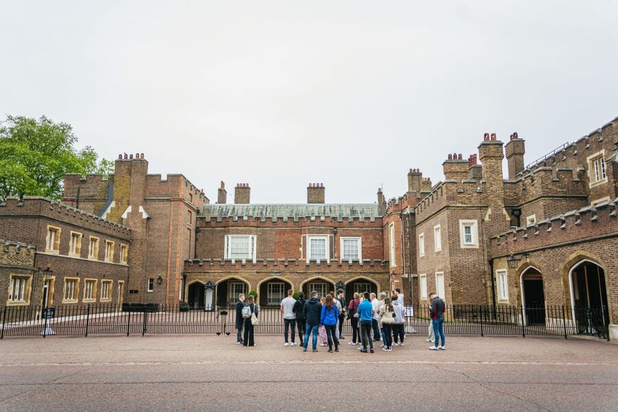London: Ghost Walk and River Thames Boat Ride - The Underground option follows the same haunted route