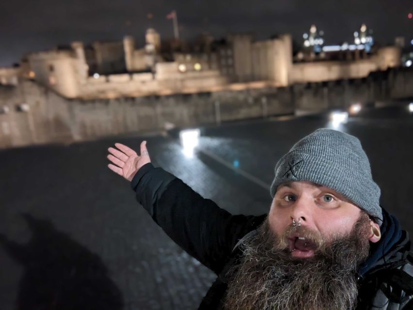 London: Ghost Walk and River Thames Boat Ride - Is the ghost content genuinely scary?