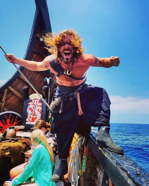 Los Cristianos: Whale Watching Cruise w/Swim Stop & Drinks - Coast views from Playa de Las Américas to Adeje