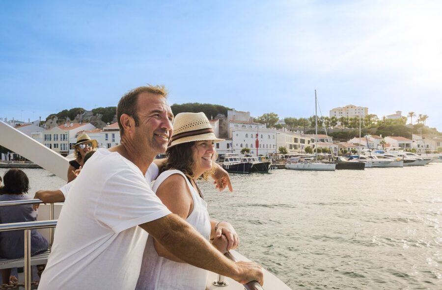 Mahon: Harbor Boat Tour with Underwater Viewing & Commentary - Starting at Don Joan and finding your seat