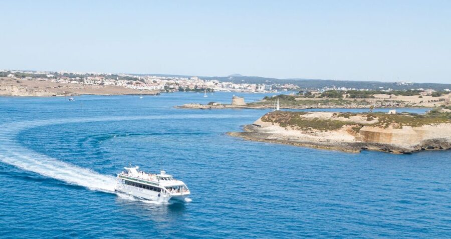 Mahon: Harbor Boat Tour with Underwater Viewing & Commentary - The first 25 minutes: sailing toward the harbor entrance