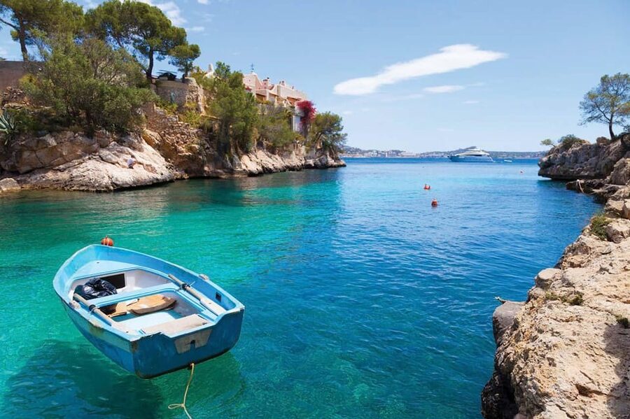 Mallorca: 2-Hour Coastline & Malgrat Islands Catamaran Tour - What the catamaran is like onboard