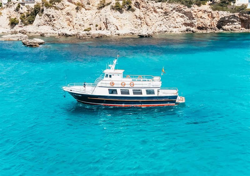 Mallorca: Palma Boat Tour & Snorkeling with Drink Included - Who should book this Palma boat trip?